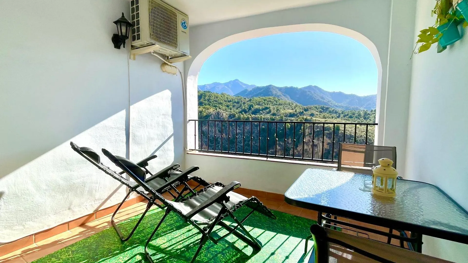 Apartamentos Axarquia , Frigiliana, Terraza Privada Con Vistas A La Montana Rio Y Al Mar Spanien