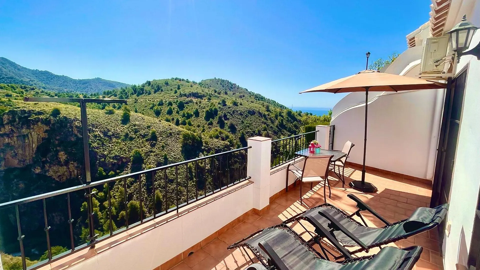 Lejlighed Apartamentos Axarquia , Frigiliana, Terraza Privada Con Vistas A La Montana Rio Y Al Mar