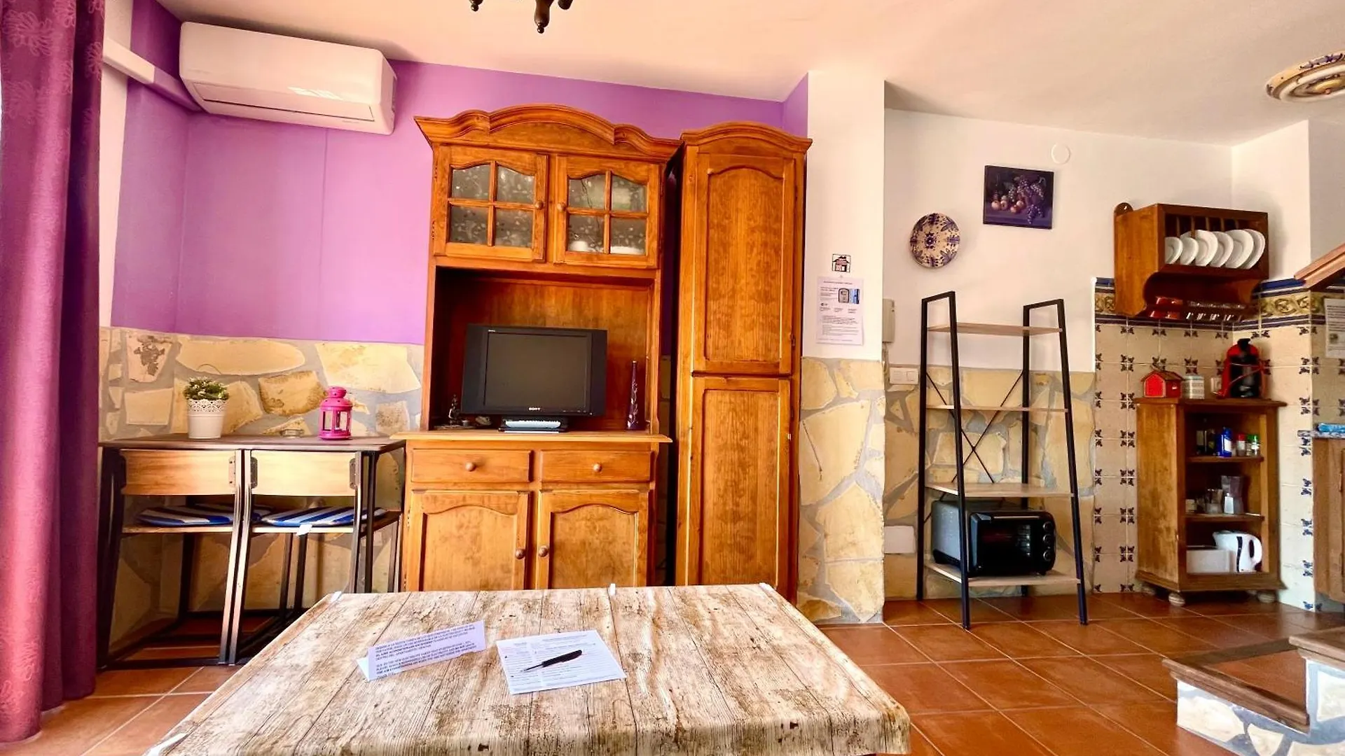 Apartamentos Axarquia 1, terraza privada con vistas a la montaña rio y al mar Frigiliana España