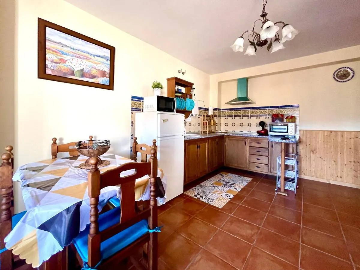 Apartamentos Axarquia 1, terraza privada con vistas a la montaña rio y al mar Frigiliana