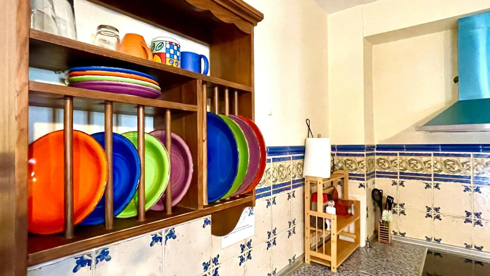 Apartamentos Axarquia 1, terraza privada con vistas a la montaña rio y al mar Frigiliana