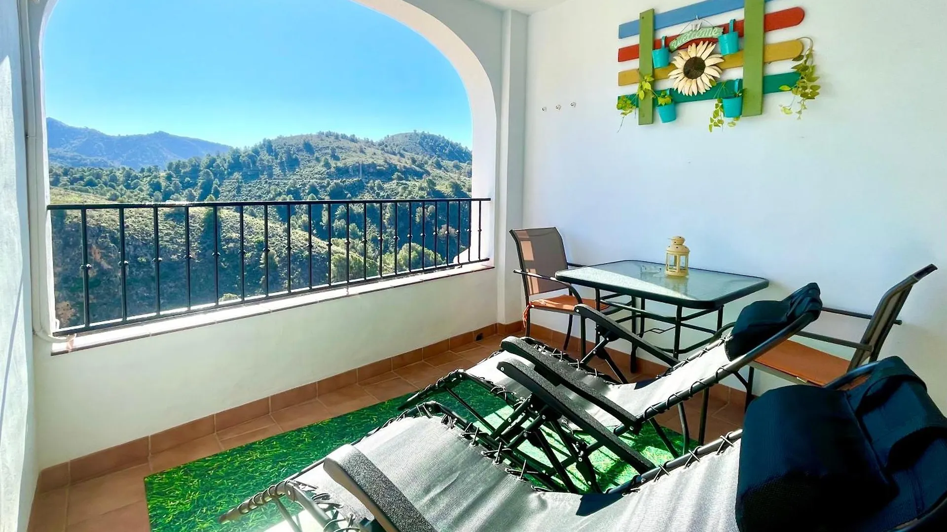 Apartamentos Axarquia 1, terraza privada con vistas a la montaña rio y al mar Frigiliana 0*,